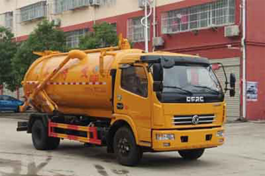  東風(fēng)多利卡8方吸污車